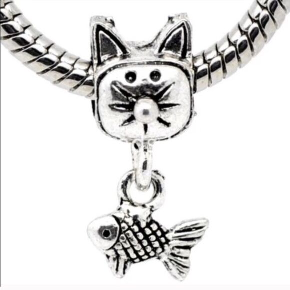Super ADORABLE Cat with Fish Charm - Picture 2 of 3